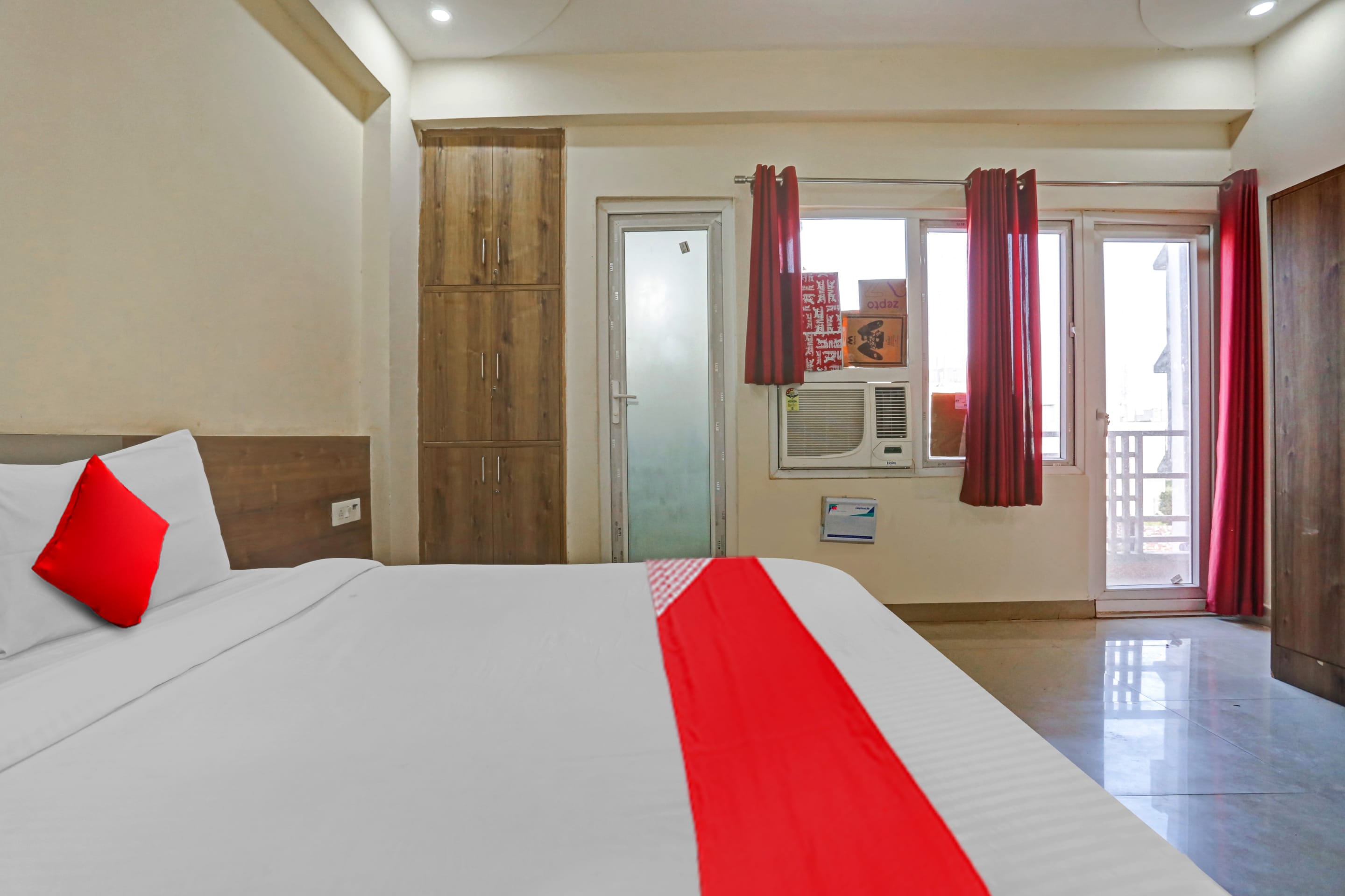 Hotel O Backpackers Nest - Tap to explore photos