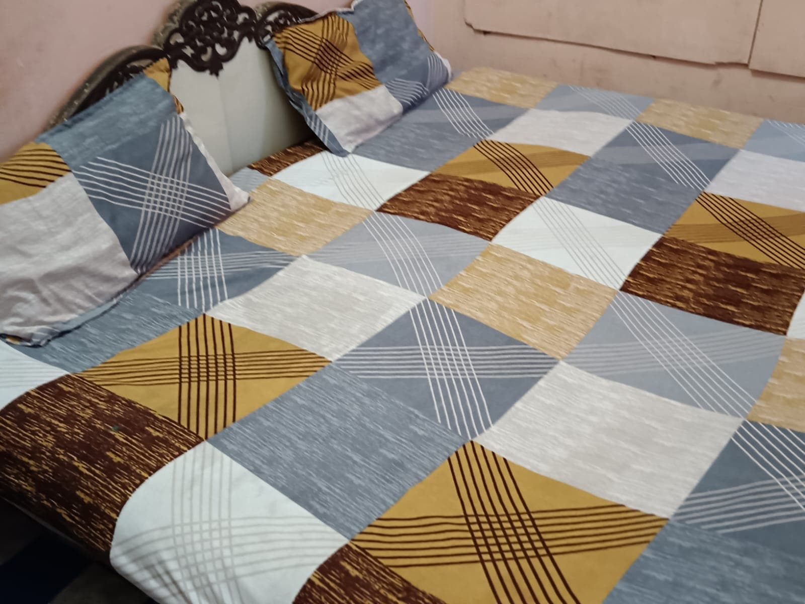 Maa Vaishno Guest House - Tap to explore photos