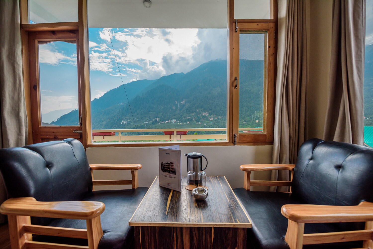 Hotel Wild Rose - Tap to explore photos