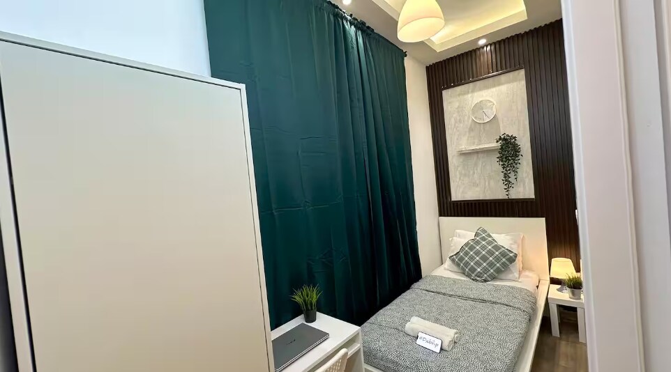 Comforable Compact Room in Tecom Near Metro - Tap to explore photos