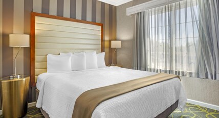 Best Western Plus Dixon Davis Room Type - Suite-1 King Bed, Non-Smoking, Whirlpool, Separate Living Area, Microwave And Refrigerator, Kitchene Best Western Plus Dixon Davis Room Type - Suite-1 King Bed, Non-Smoking, Whirlpool, Separate Living Area, Microwave And Refrigerator, Kitchene