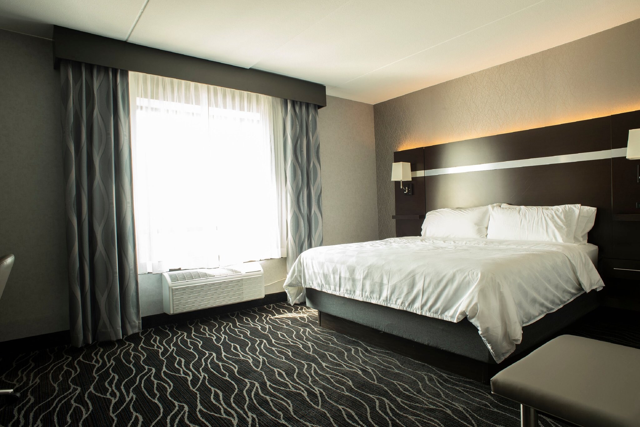 Holiday Inn & Suites - Joliet Southwest - Tap to explore photos