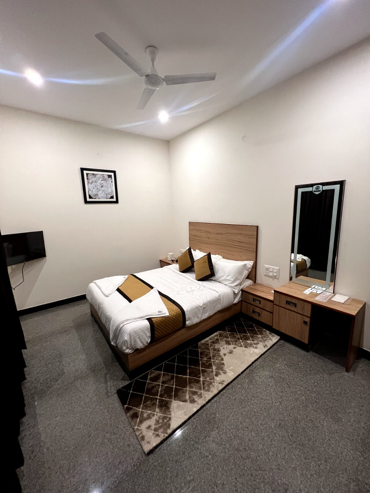 Zmark Service Apartments - Tap to explore photos