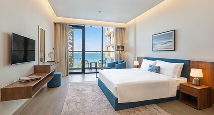 Beach Bay Hotel Mirfa Room Type - Sea View  Studio with Balcony - King Bed