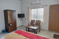 Sahyadri Lodge and Restaurant