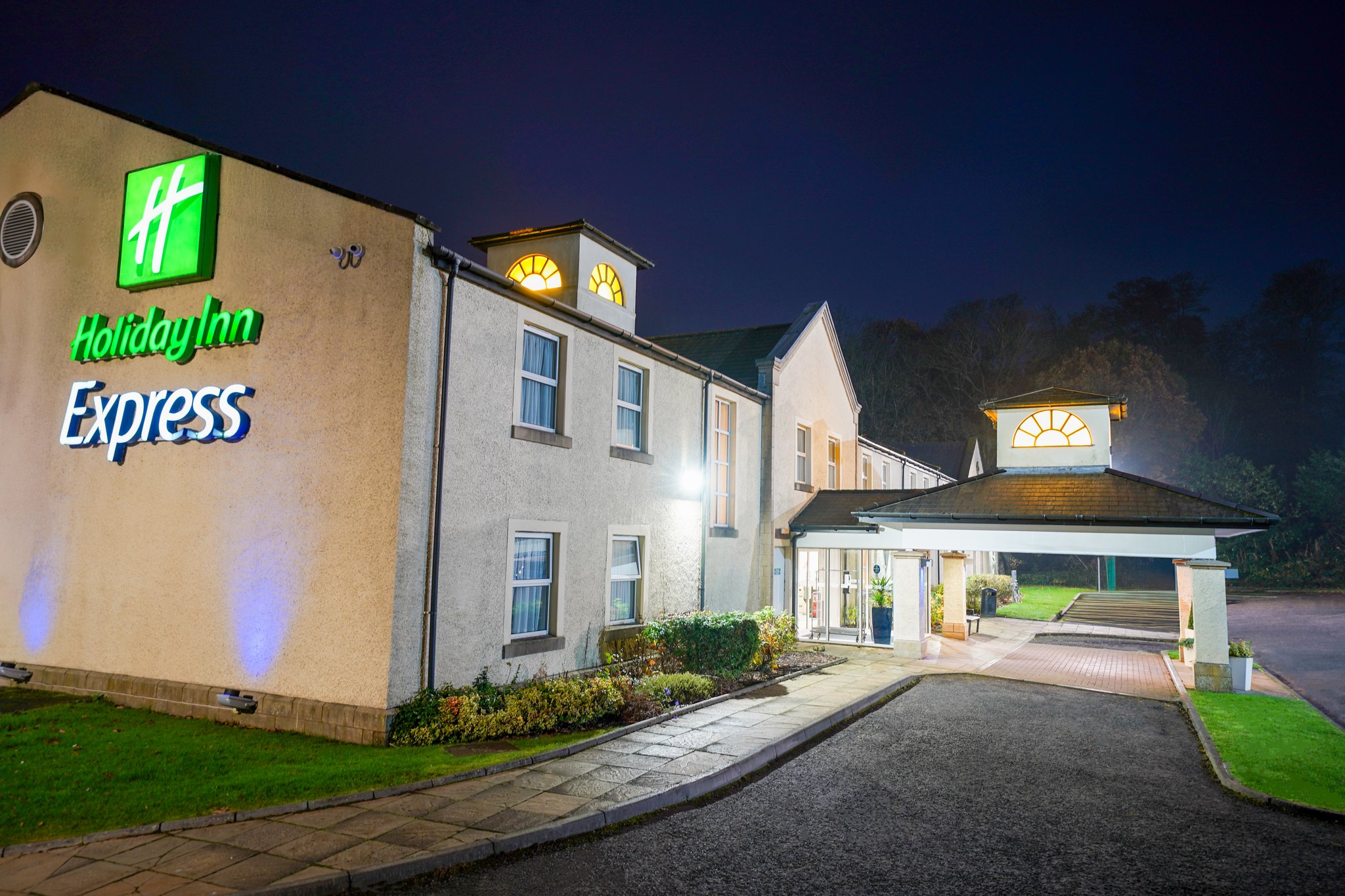 Holiday Inn Express GLENROTHES - Tap to explore photos