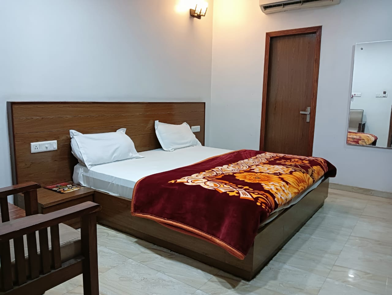 Diamond Plaza Rooms Sitapur - Tap to explore photos