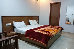 Diamond Plaza Rooms Sitapur