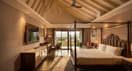 Gateway Bekal Room Type - Spa Lagoon View Suite with Balcony / Jacuzzi / Sitout