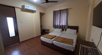 Hotel Shreeniwas Room Type - Deluxe AC