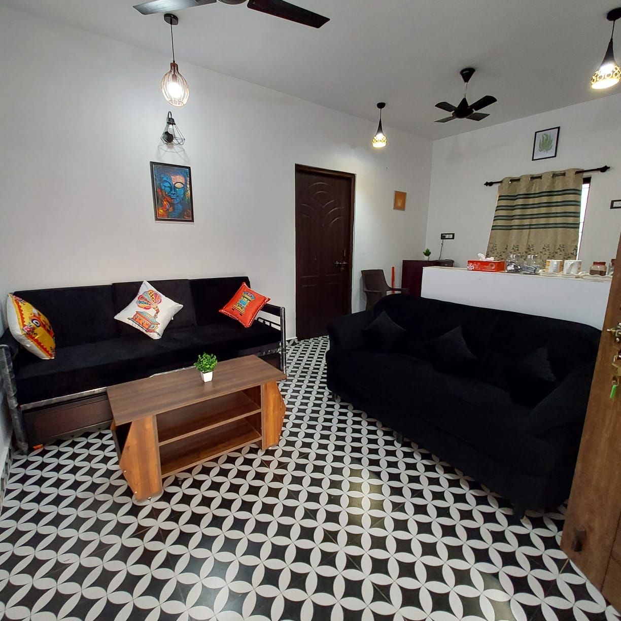 The European Homestay - Tap to explore photos