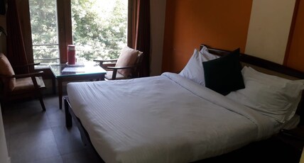 The Maple Residences  @ Mall Room Type - Deluxe Room with Lake View