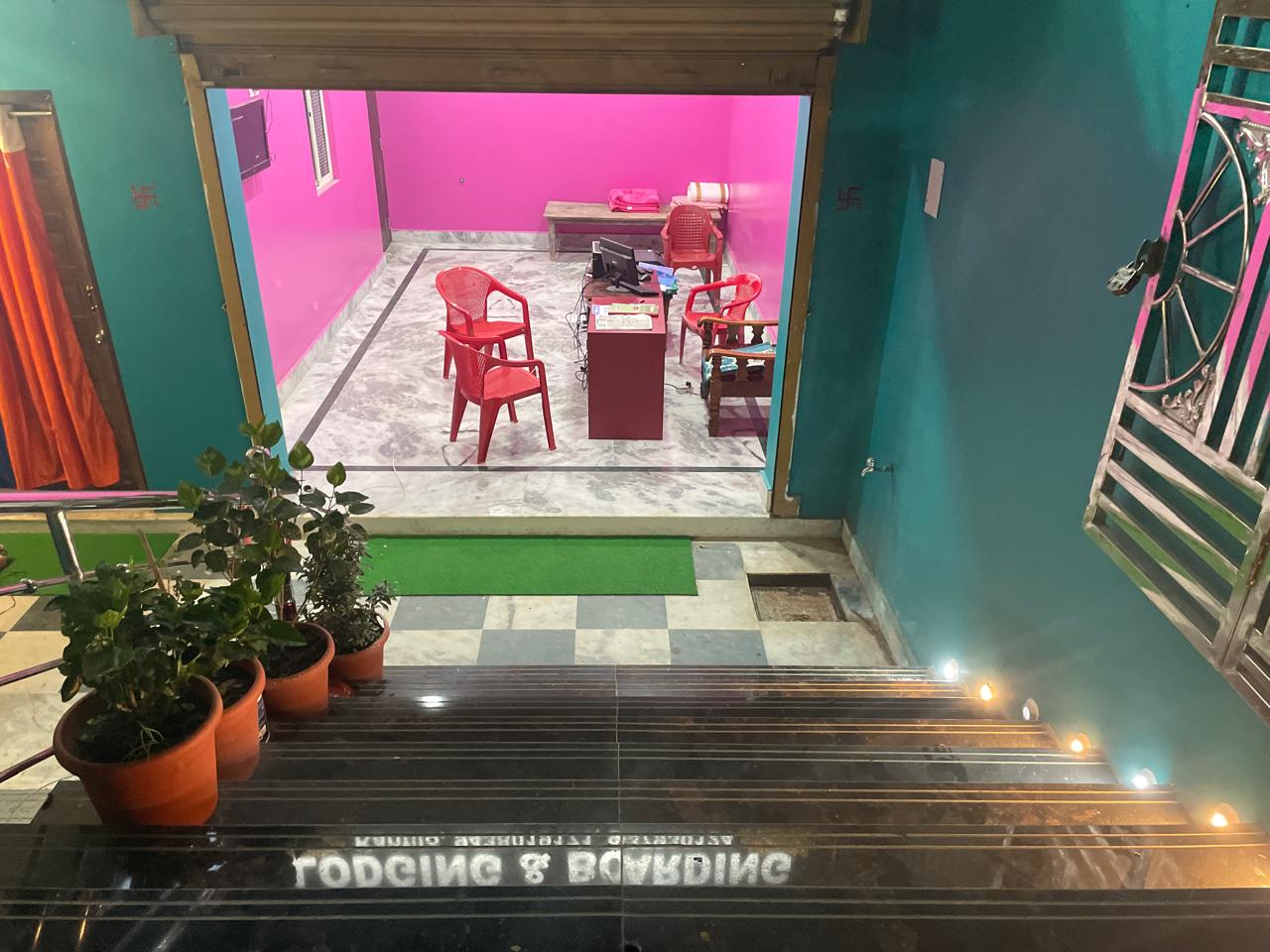 ARYA RESIDENCY LODGING AND BOARDING - Tap to explore photos