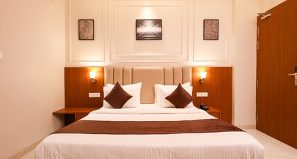 HOTEL NARMADA RESIDENCY Room Type - Executive Room