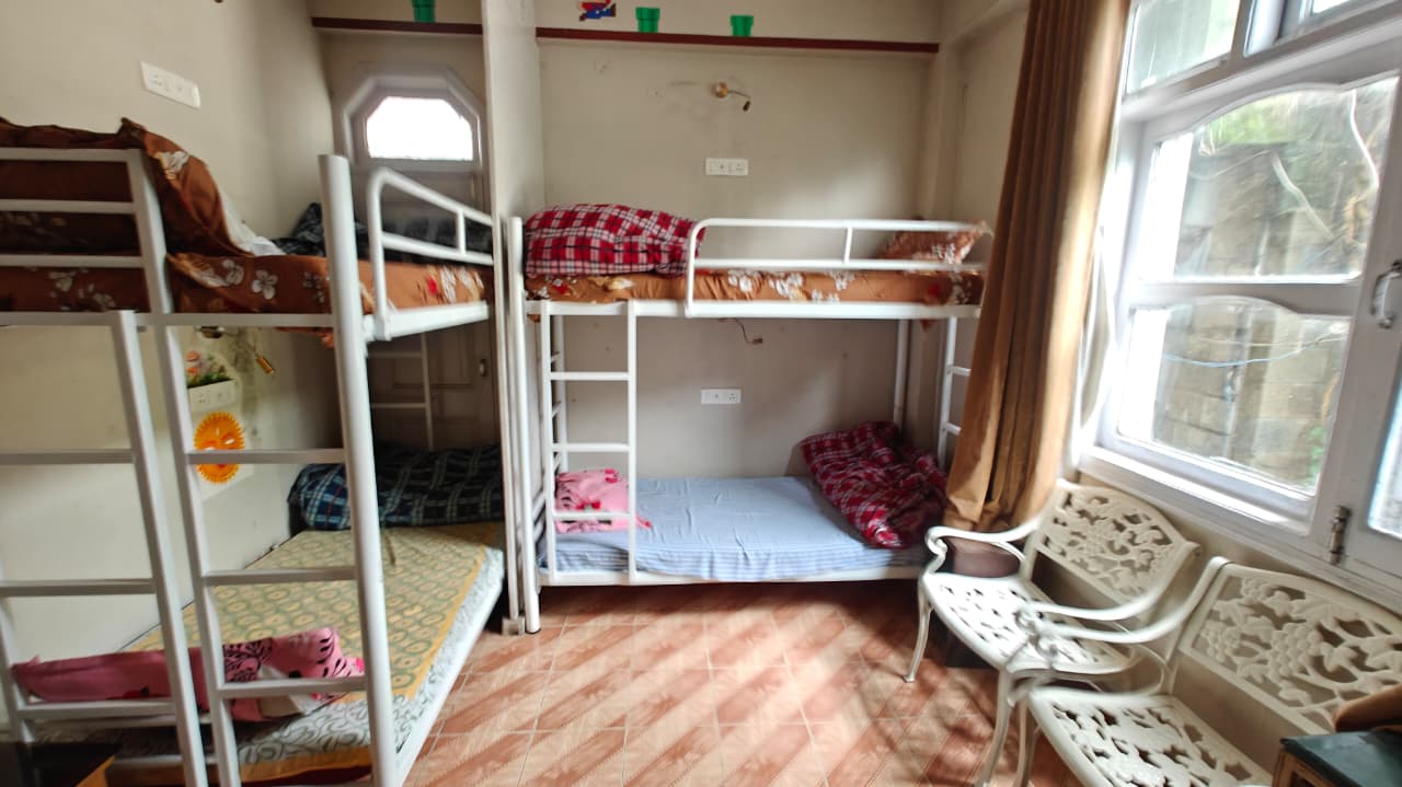 Hotel Kasauli Inn, - Tap to explore photos