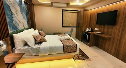 Hotel JCN Comforts Room Type - CRYSTAL SUITE