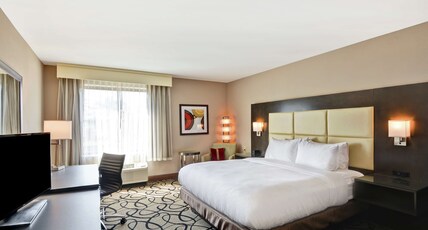 Doubletree by Hilton Hattiesburg, MS Room Type - 1 KING BED