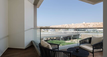 DoubleTree by Hilton Muscat Qurum Room Type - KING ONE BEDROOM SUITE
