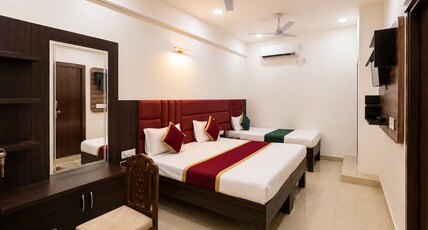Hotel Pragati Palace Room Type - Super Deluxe Room