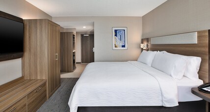 Holiday Inn Express SAULT STE. MARIE Room Type - 1 King Standard River View Holiday Inn Express SAULT STE. MARIE Room Type - 1 King Standard River View