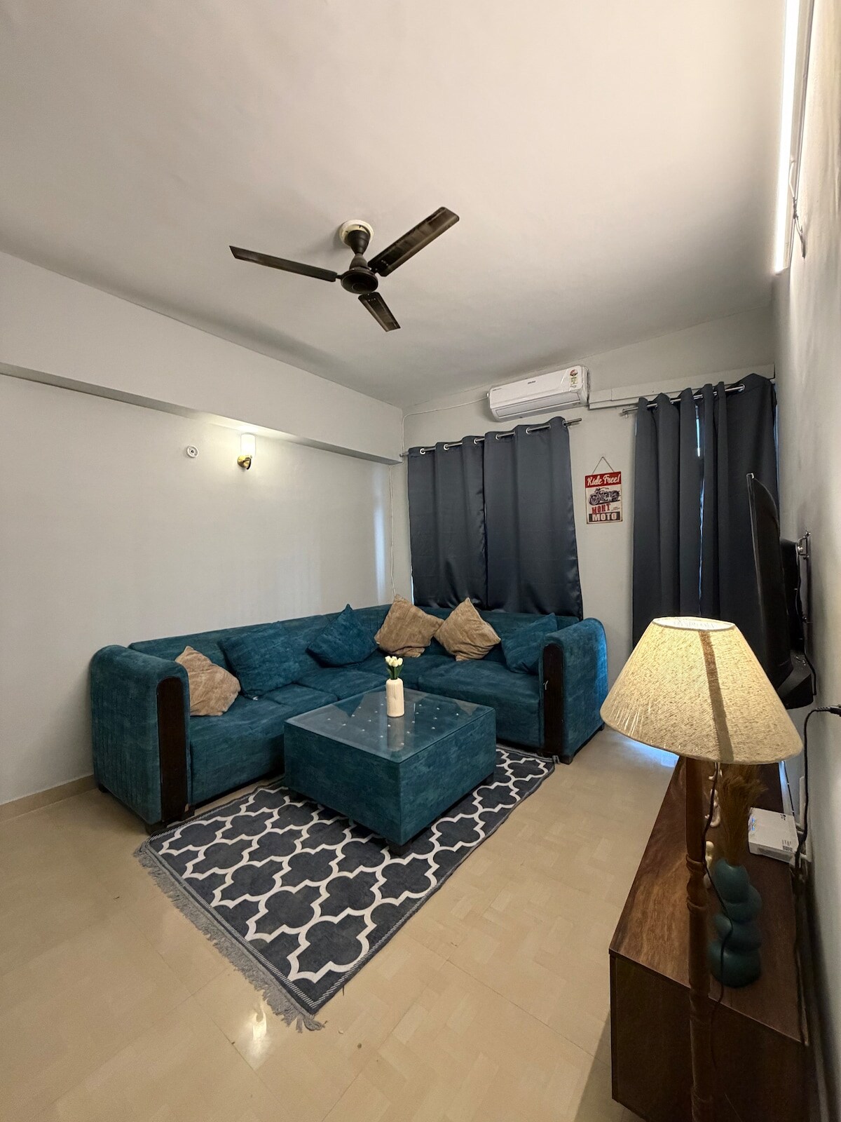 Elegant 1BHK at Shiva Stays - Tap to explore photos