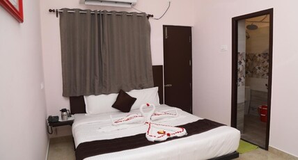 Hotel RK-FAM STAY Room Type - Premium AC