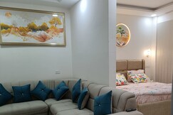 Elegant 5 Studio Apartments in Private Villa Near Expo Mart