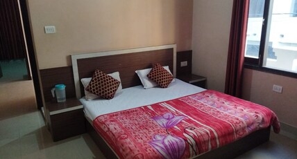 Aayna Palace Room Type - Double Bed AC Room