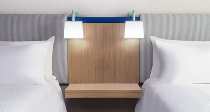 Garner Hotel AUBURN - SEATTLE Room Type - 2 Queen Suite