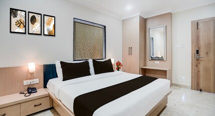 Super Townhouse Oak Banaras Central Railway Junction Formerly Sri Hari Inn Room Type - Deluxe