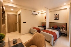 C Suites Maclean