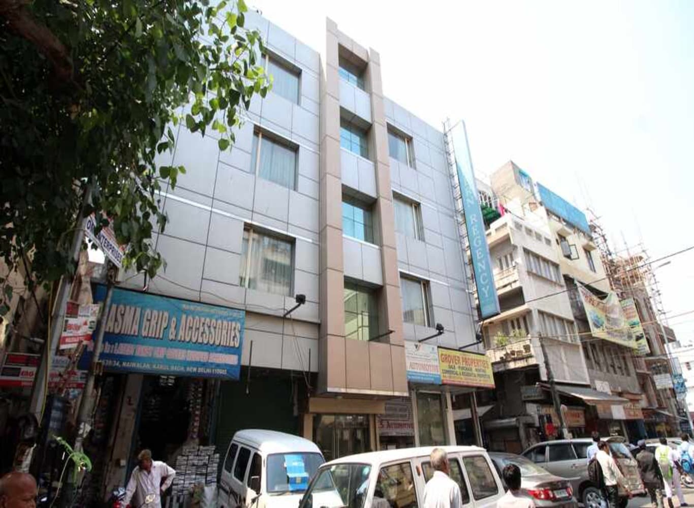 Hotel Southern Regency - Karol Bagh - Tap to explore photos