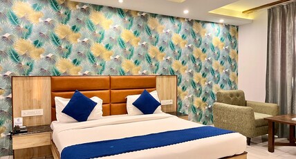 THE ELEGANZA Room Type - SIGNATURE ROOM