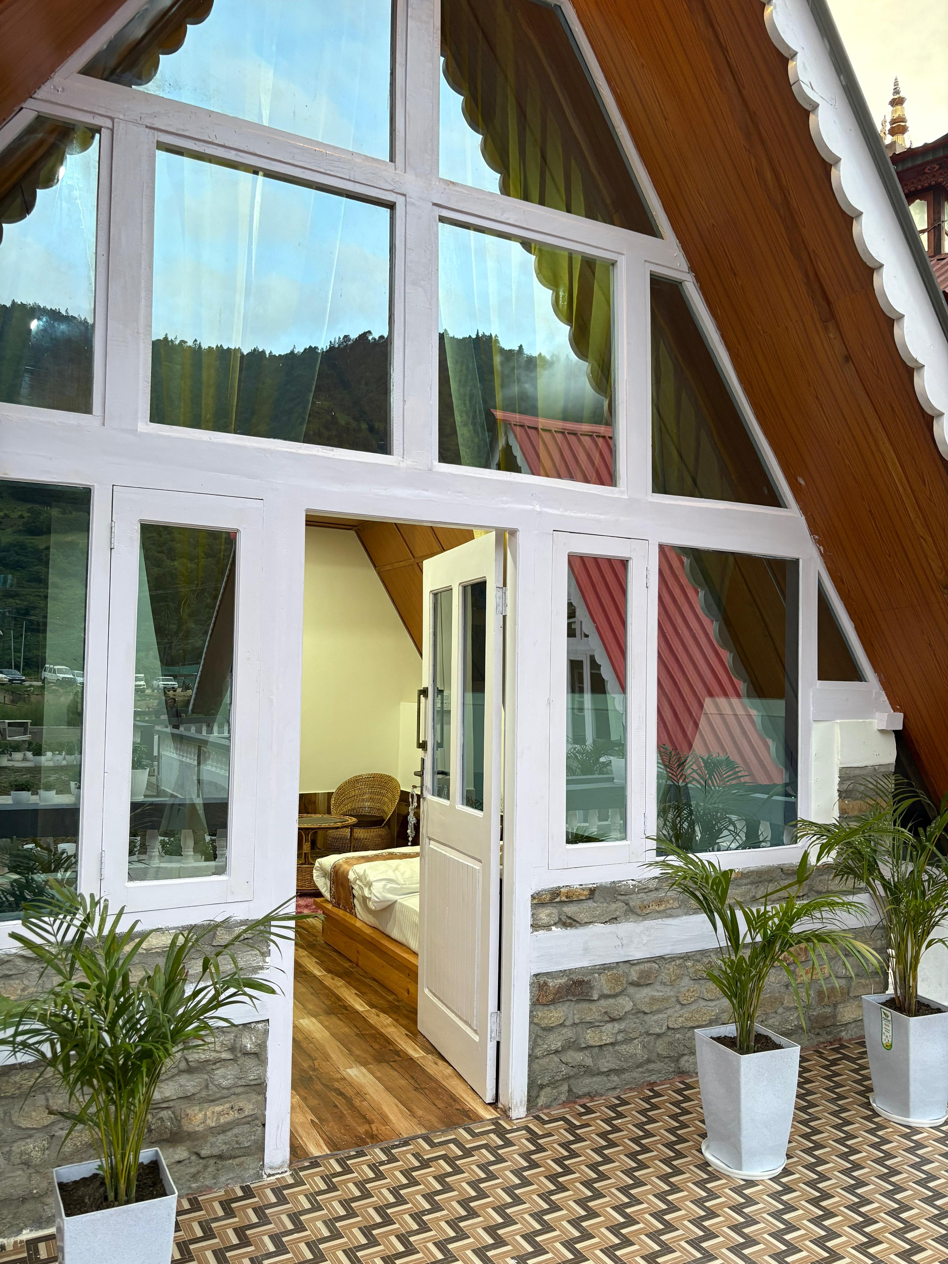 Dirang Cozy Home Cottage - Tap to explore photos