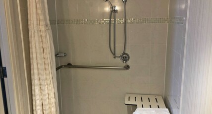 Homewood Suites by Hilton Baltimore Inner Harbor Room Type - 2DBL ACC ROLL IN SHWR NSMK