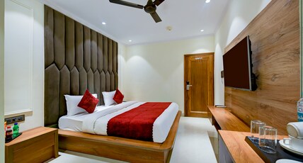 HOTEL SURYA PLAZA Room Type - Deluxe Room