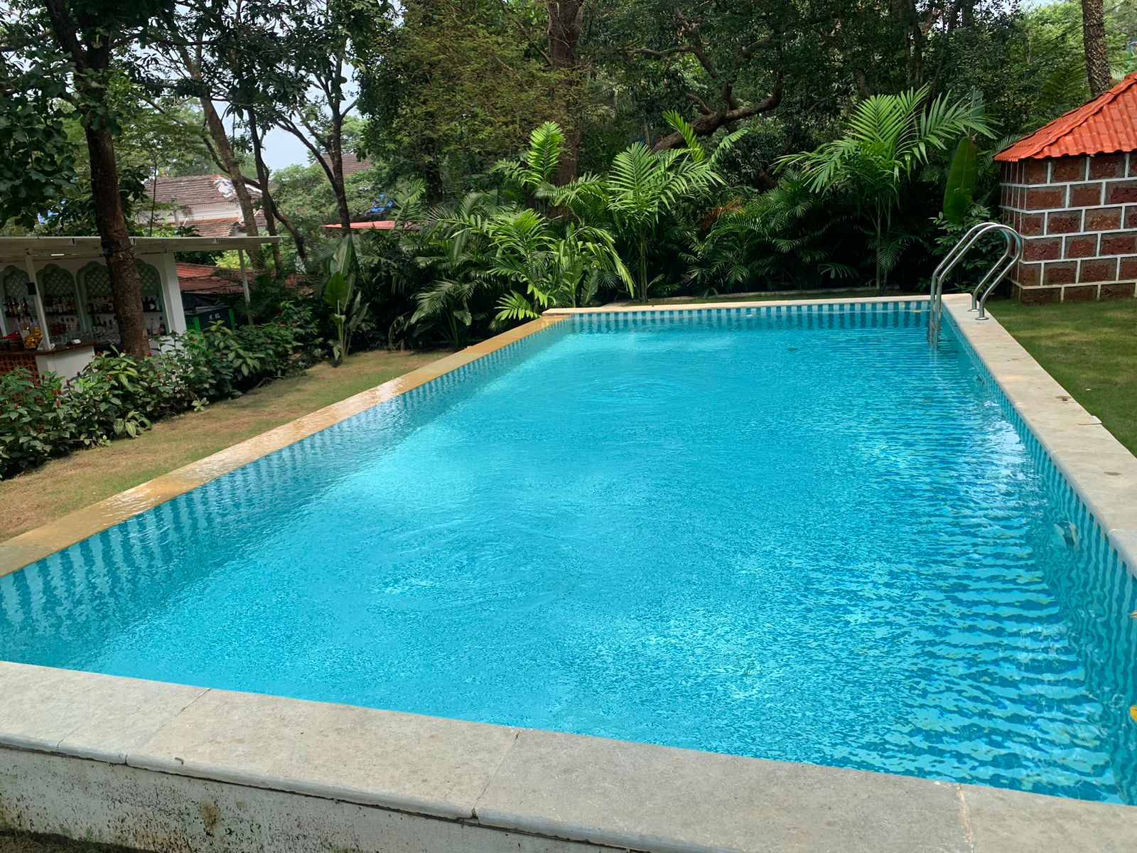 SEA Manor - Tap to explore photos