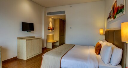 Vivanta Pune, Hinjawadi Room Type - Deluxe Room King Bed City View