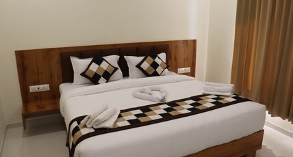 Hotel Naresh Palace Room Type - Deluxe Room