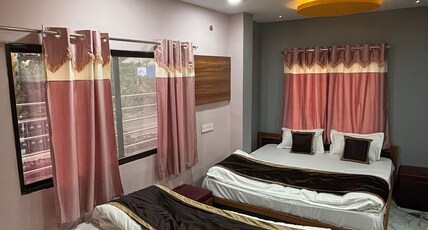 Hotel Umesh Room Type - 3 Bedroom Family with Air Conditioning Hotel Umesh Room Type - 3 Bedroom Family with Air Conditioning