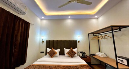 Cozykey dehradun Room Type - Cozy Comfort Suite