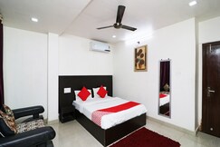 Address of Townhouse Hatia Railway Station Formerly Laxmi Guest House