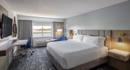 Crowne Plaza FT. MYERS GULF COAST Room Type - 1 King Standard Lake View Crowne Plaza FT. MYERS GULF COAST Room Type - 1 King Standard Lake View