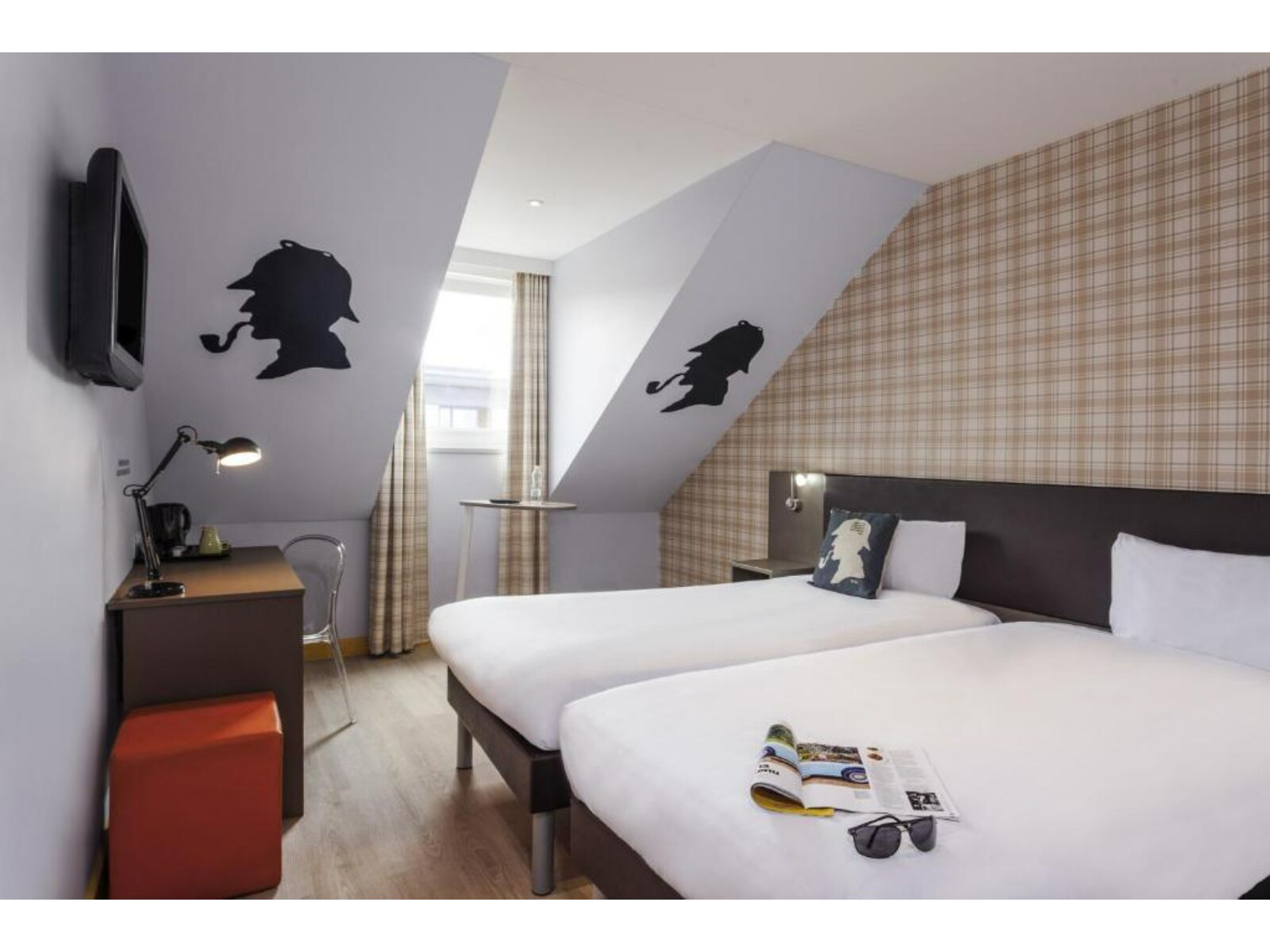 Ibis Styles London Walthamstow Hotel - Tap to explore photos
