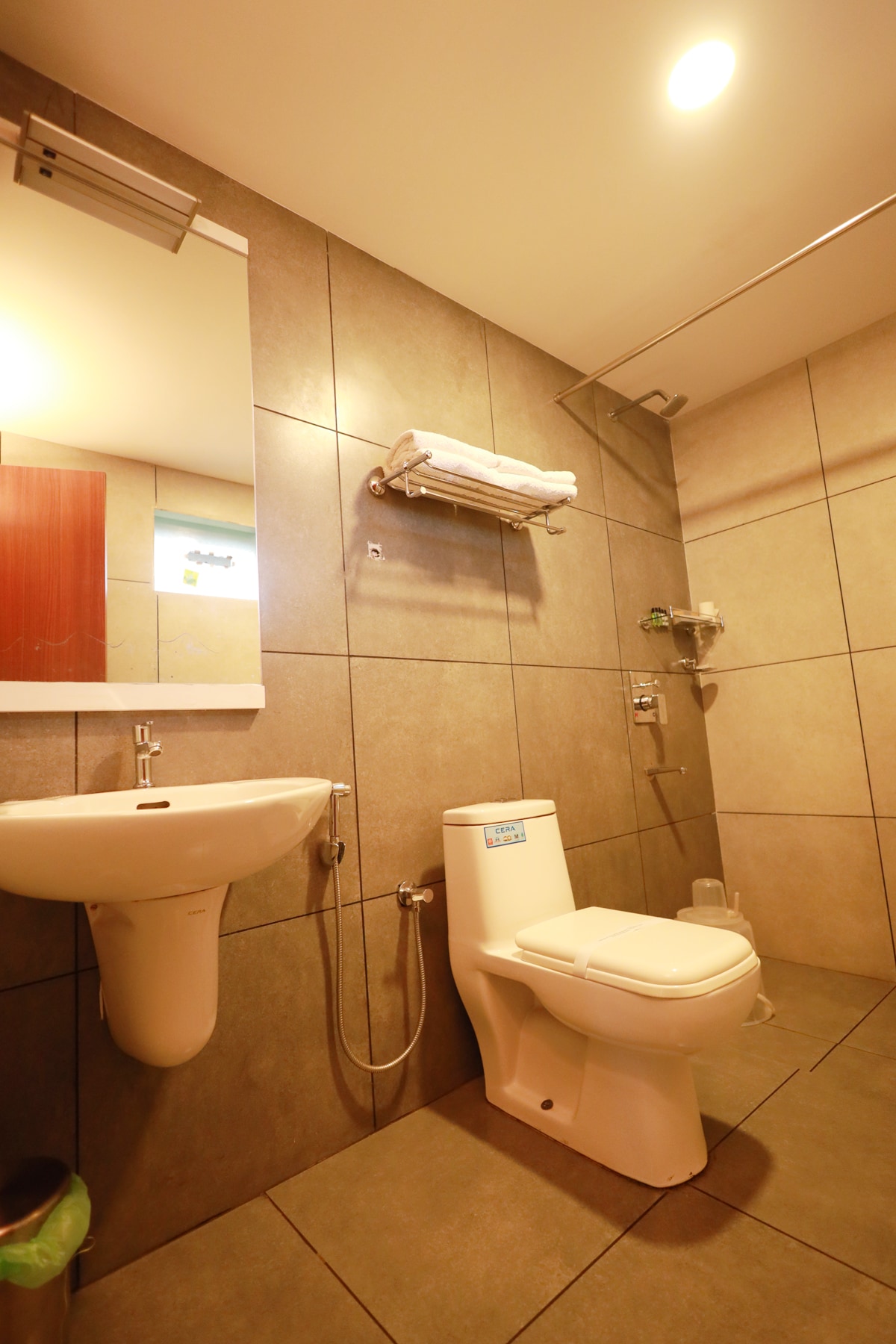 hotel mayo - Tap to explore photos