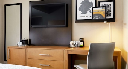 Hampton Inn Brooklyn Downtown NY Room Type - 1 KNG ACCESSIBLE TUB NS