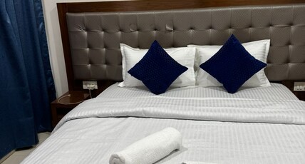 LunaSpaces- BLUES Room Type - Luna Blues - 103 Premium Room