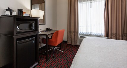 Hampton Inn & Suites by Hilton Lethbridge Room Type - 2 QUEEN BEDS NONSMOKING