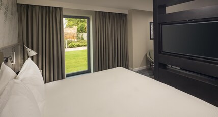 DoubleTree by Hilton Hotel and Spa Chester Room Type - FAMILY DELUXE ROOM