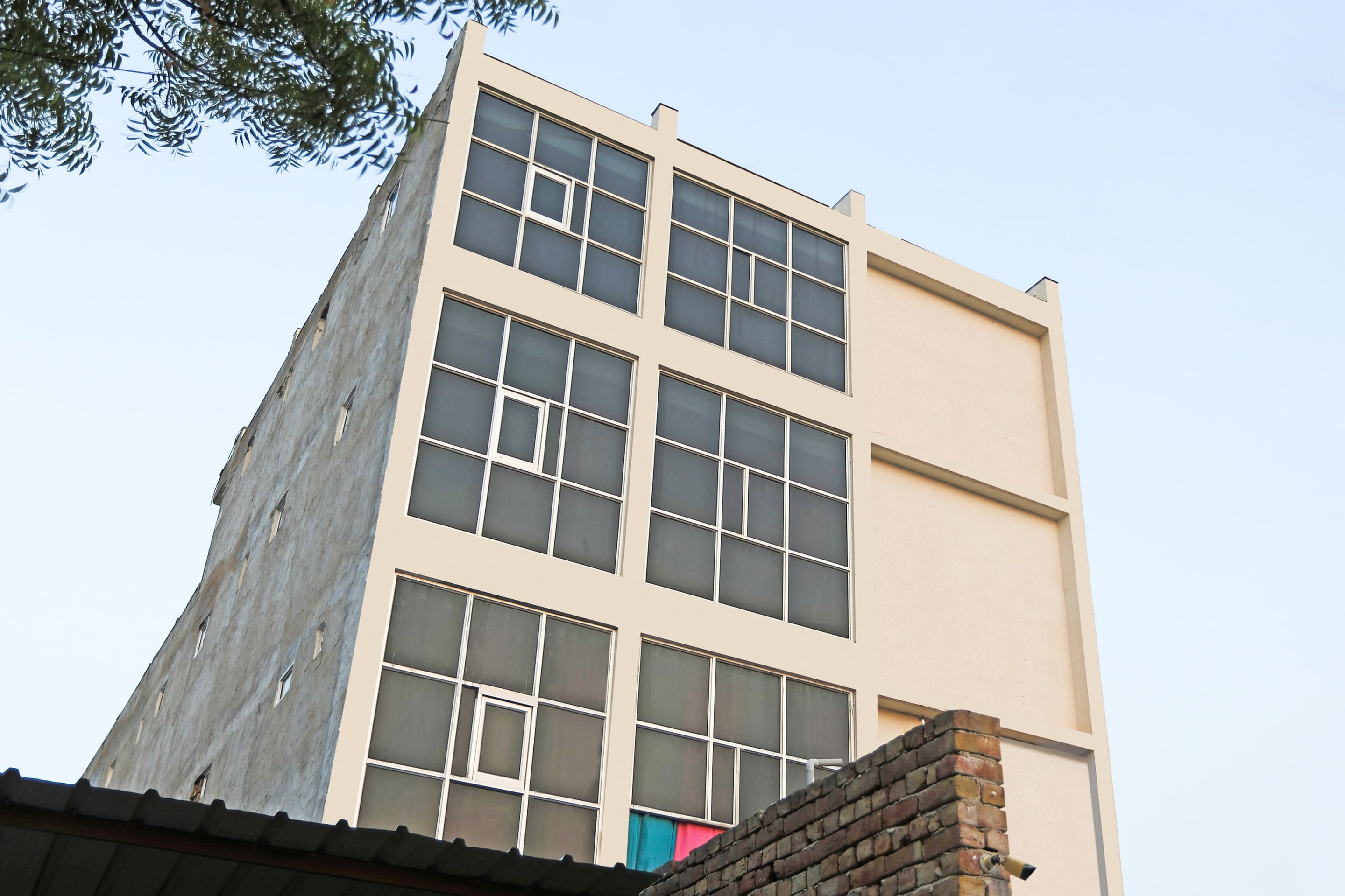 Hotel O 99 - Tap to explore photos